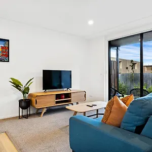 Apartment 1 Bedroom Base With Free Car Park, Christchurch